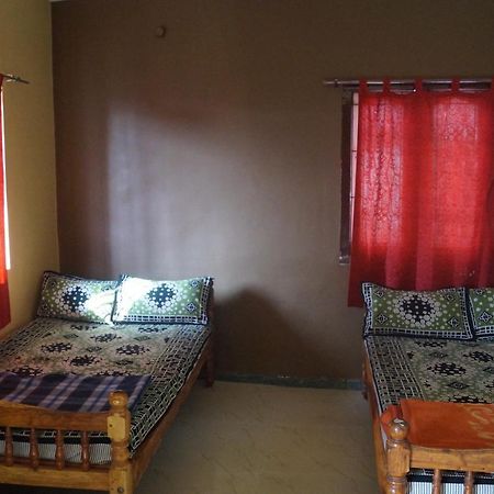 Wins Rooms Vālpārai Екстериор снимка