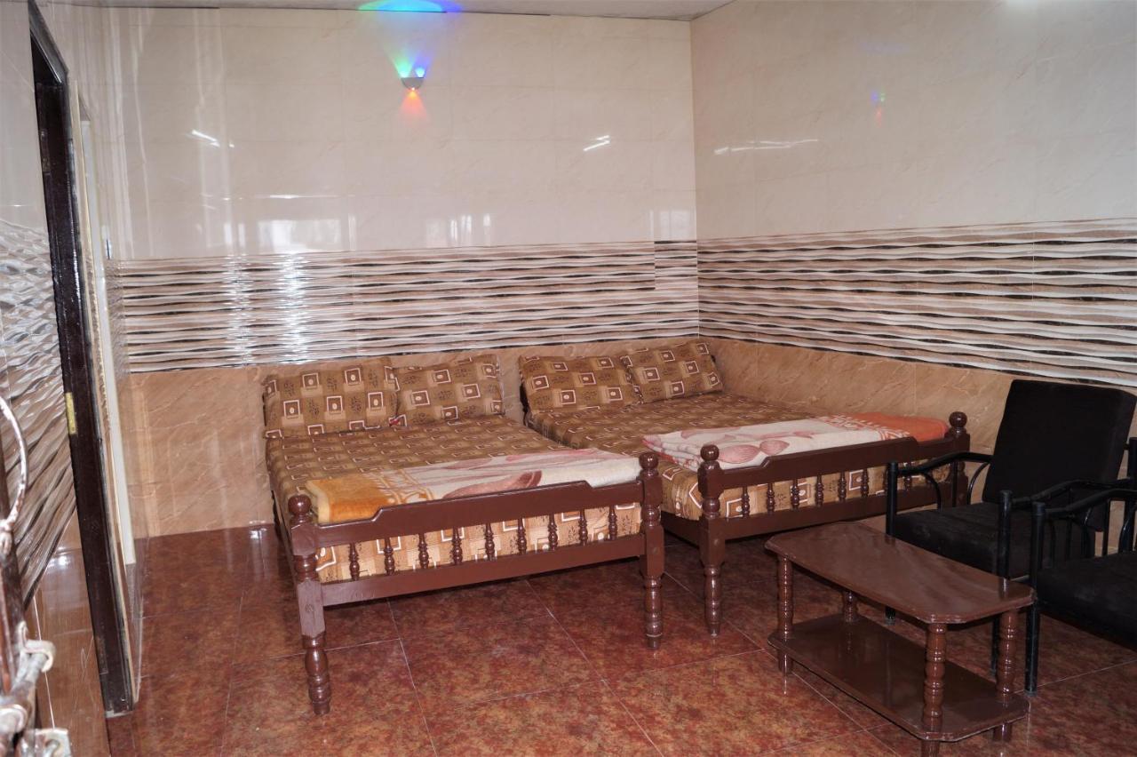 Wins Rooms Vālpārai Екстериор снимка