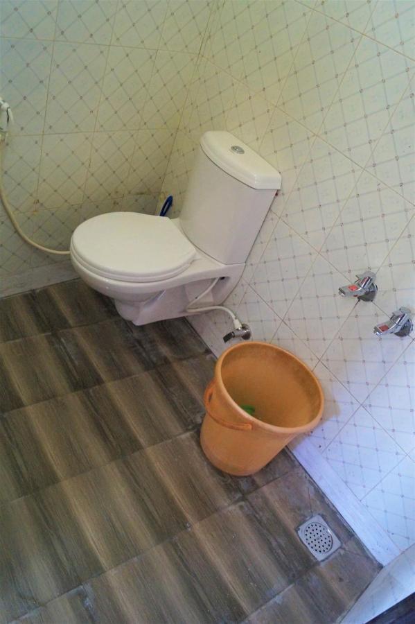 Wins Rooms Vālpārai Екстериор снимка