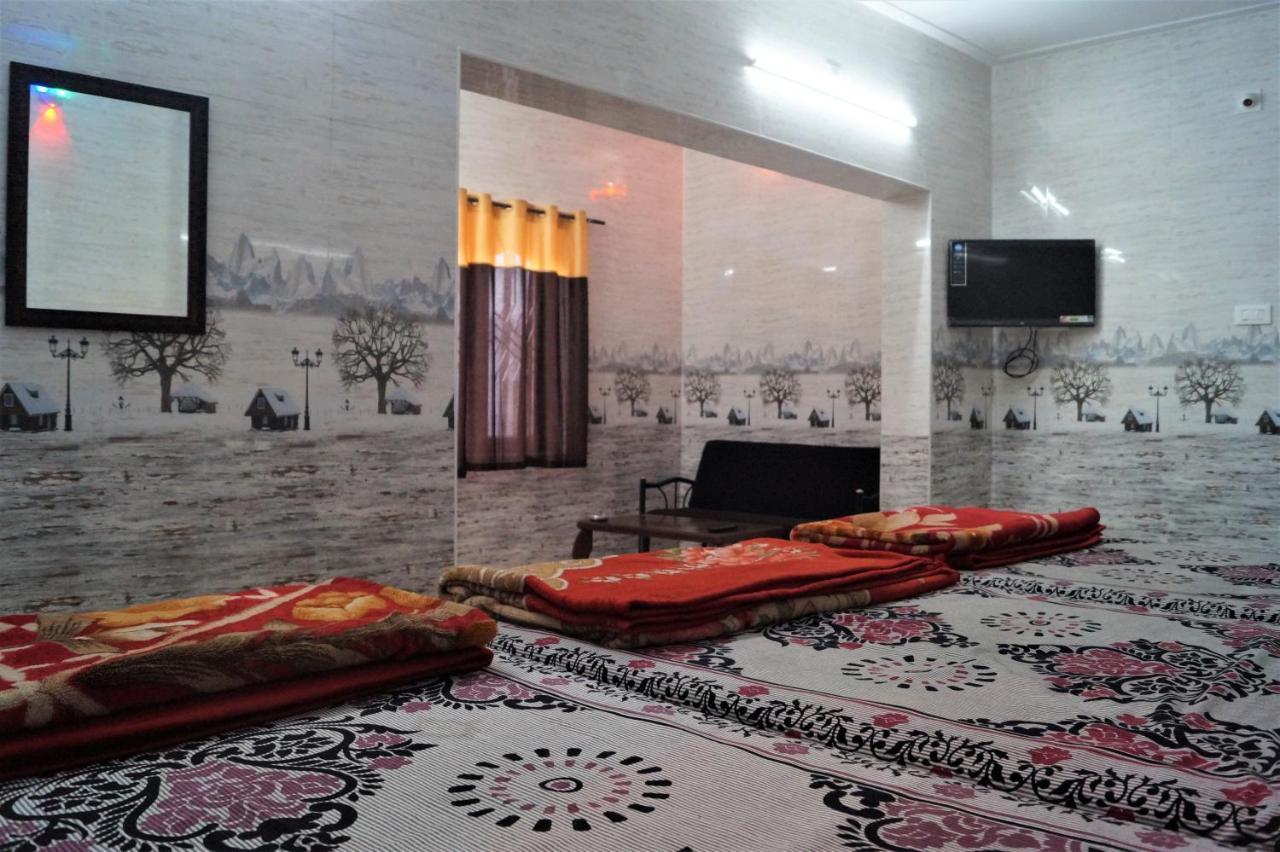 Wins Rooms Vālpārai Екстериор снимка