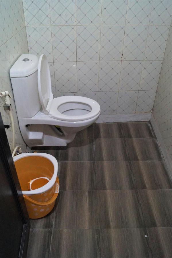 Wins Rooms Vālpārai Екстериор снимка