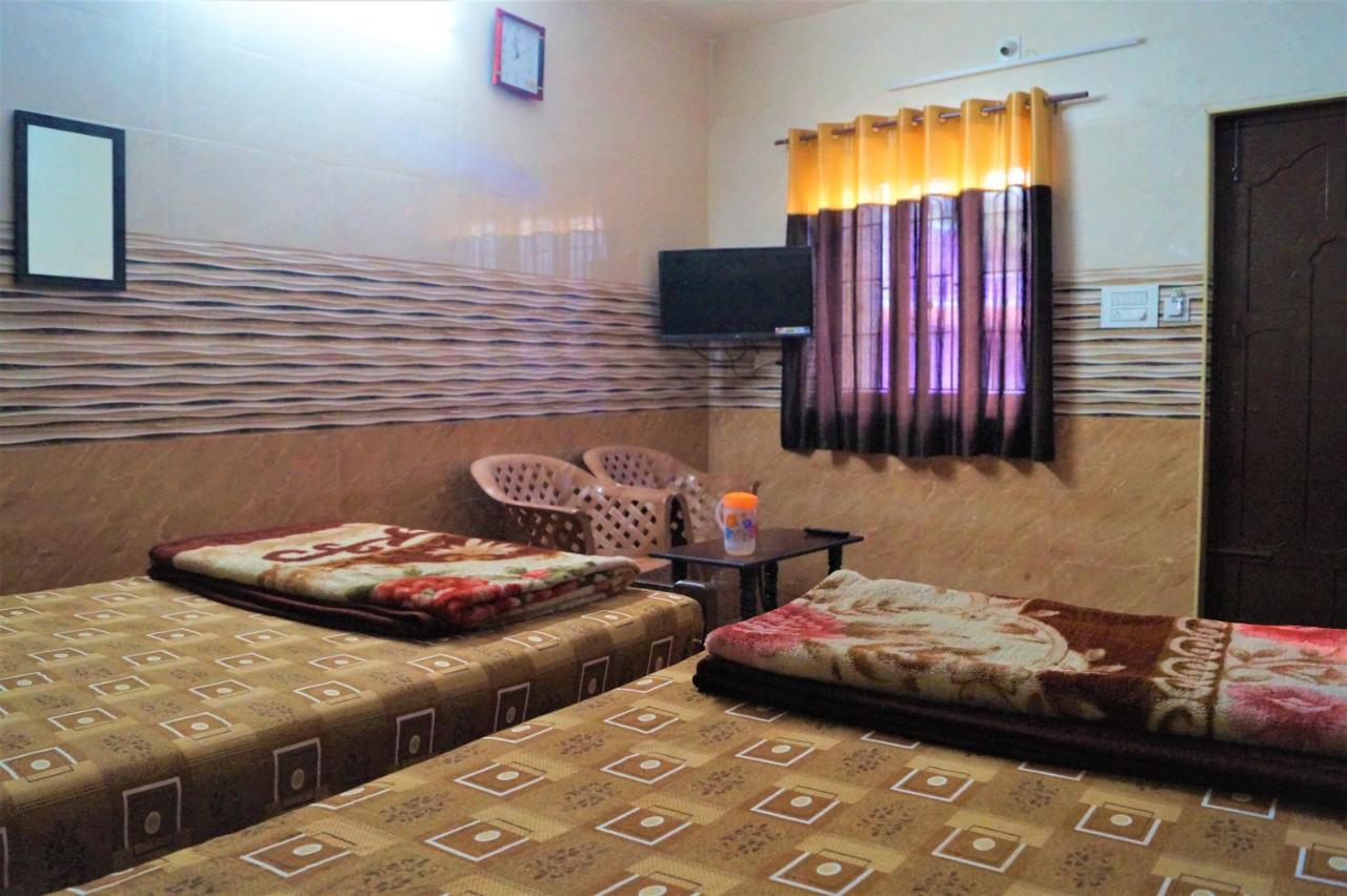 Wins Rooms Vālpārai Екстериор снимка