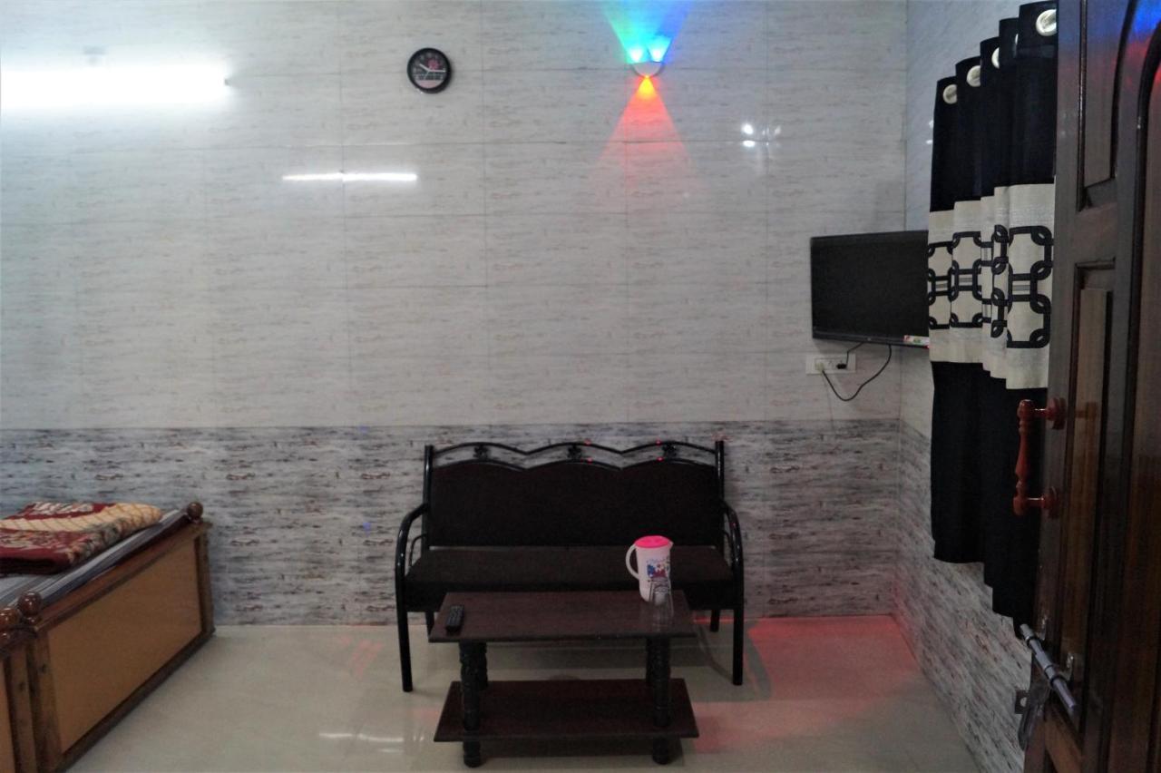 Wins Rooms Vālpārai Екстериор снимка