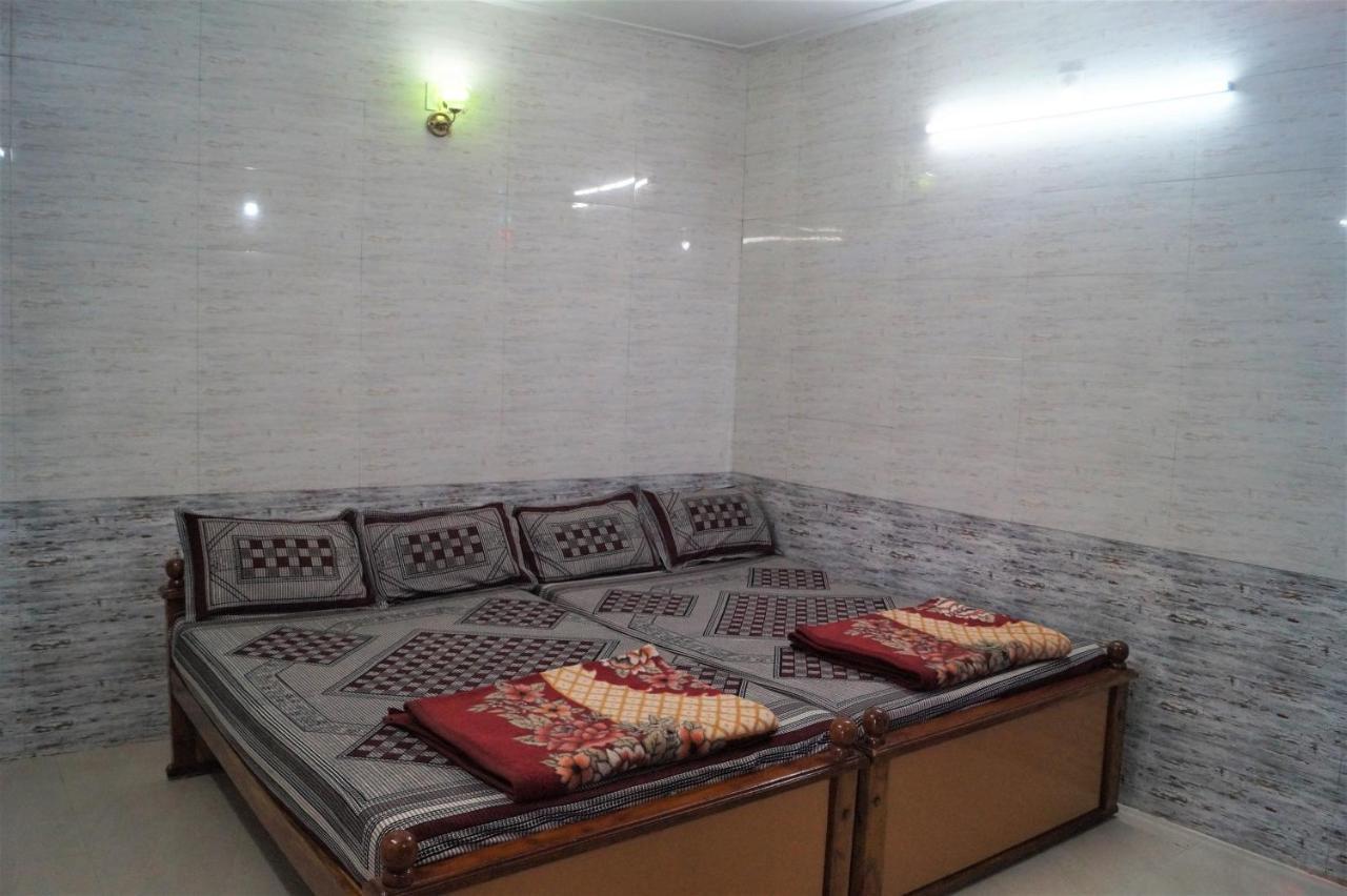 Wins Rooms Vālpārai Екстериор снимка