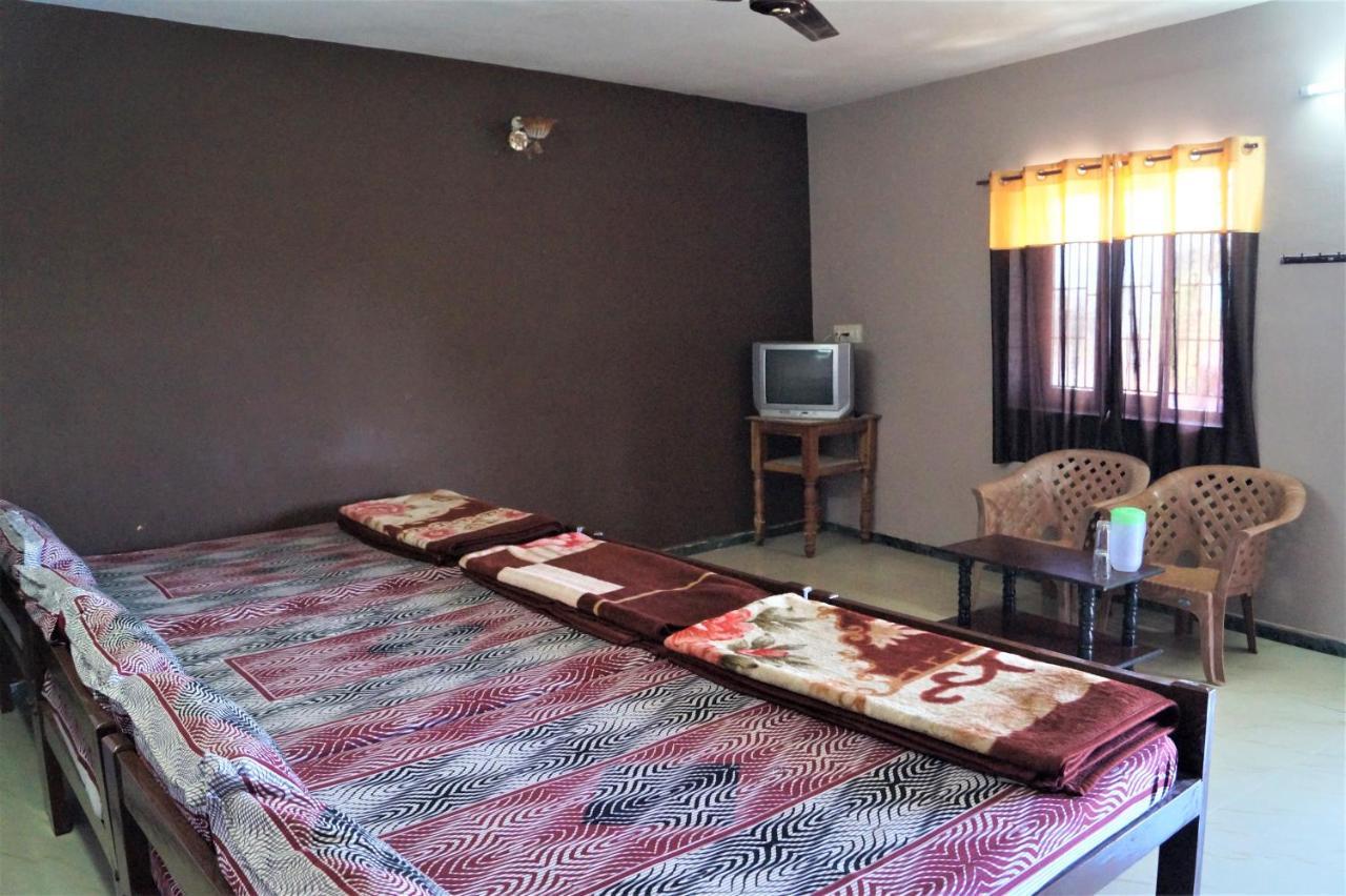 Wins Rooms Vālpārai Екстериор снимка