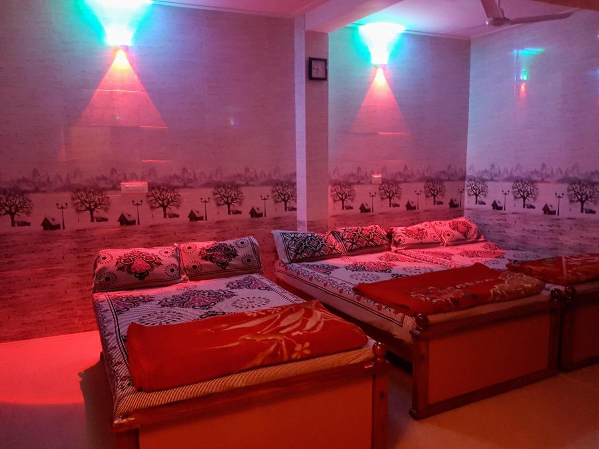 Wins Rooms Vālpārai Екстериор снимка
